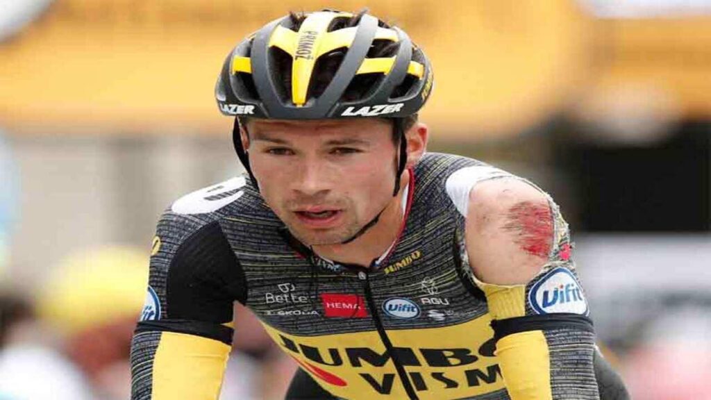 Primož Roglič Forced to Quit Giro d’Italia Following Another Crash on Rain-Soaked Stage 16