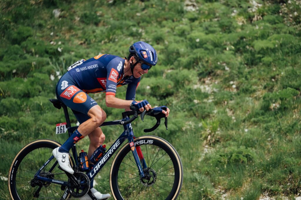 Romain Bardet Shows Grit, Just Misses Stage Win in Thrilling Giro d’Italia Finale