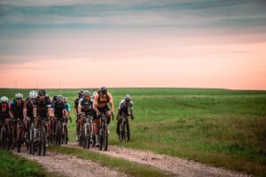Unbound 200 Contenders Brace for Drying Course Amid Heat, Wind, and Mud Challenges