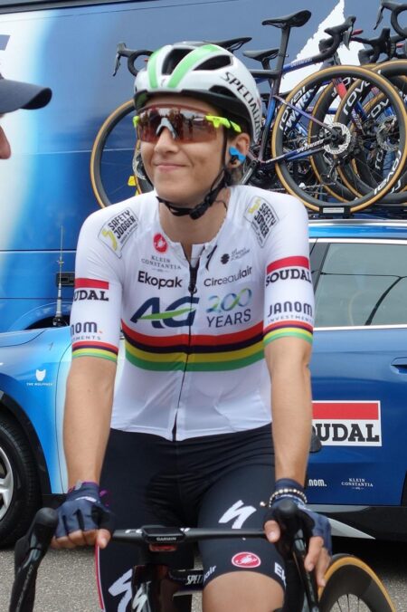 From Last Place to Victory: Kim Le Court Shines in Tour of Britain Women’s Opening Stage