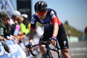 Elise Chabbey Seizes Victory with Dramatic Late Attack in Volta a Catalunya Femenina Opening Stage
