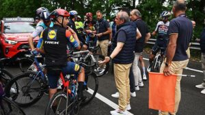 Mads Pedersen’s Heart-Stopping Crash with Spectator Nearly Costs Him Danish Time Trial Victory – Watch the Dramatic Moment!