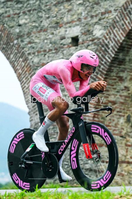 Daan Hoole Triumphs in Pisa Time Trial as Primož Roglič Closes the Gap in Giro d’Italia Stage 10