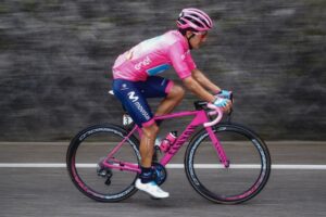 Heartbreaking Defeat: Richard Carapaz Misses Giro d’Italia Victory After Intense Duel with Del Toro