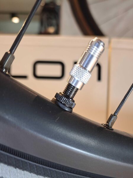 Say Goodbye to Caps: How the Capless Speed Valve is Transforming Presta to Schrader Adapters