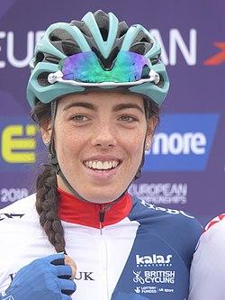 Anna Henderson Triumphs in Stage Two, Grabs Coveted Pink Jersey at Giro d’Italia Women!