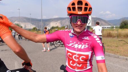 Cycling great Vos wins 1st stage of women’s Tour de France with brilliant late attack – Antigo Daily Journal