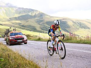 Niamh Fisher-Black’s Daring Attack at Tour de France Femmes Propels Her to Third on Col de la Madeleine