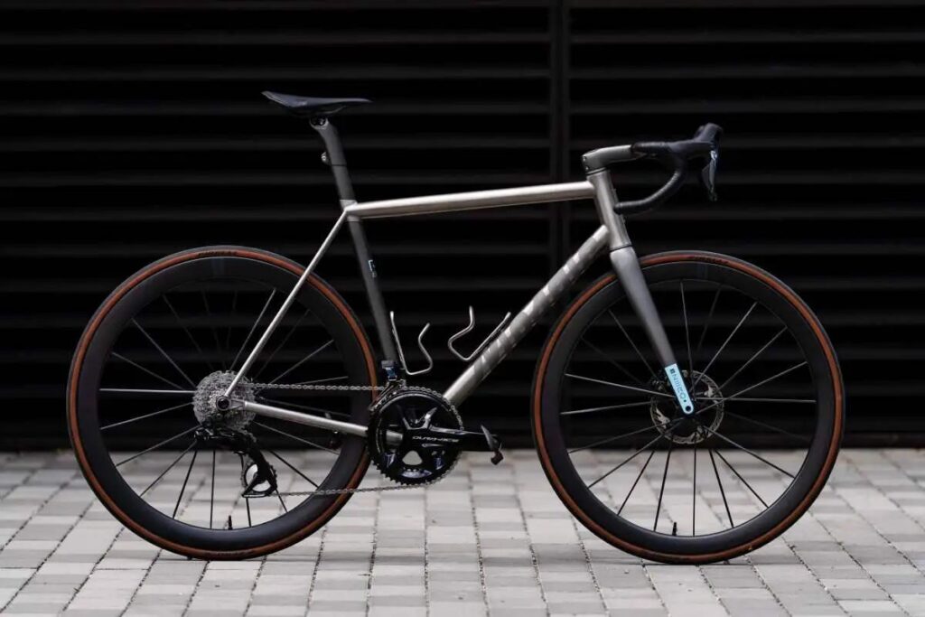This K Mosaic RT-Zero Halo Reveals the Future of Carbon and Titanium Bikebuilding
