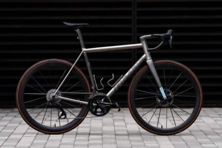 This K Mosaic RT-Zero Halo Reveals the Future of Carbon and Titanium Bikebuilding