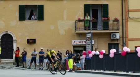 Geurts Powers Through Grueling Seventh Stage to Dominate Giro d’Italia Women