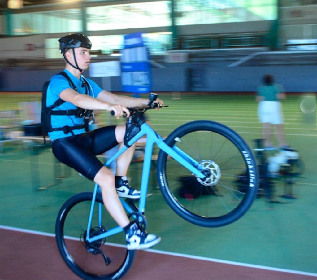 Frenchman Oscar Delaite Shatters World Record with Jaw-Dropping 150.4 km Continuous Wheelie