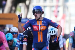 UCI Introduces New Helmet Rules: Discover What’s Now Banned