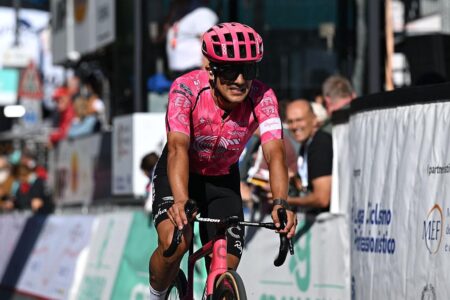 Richard Carapaz Escapes Serious Injury in Dramatic Il Lombardia Crash as EF Education-EasyPost Endures Challenging Day