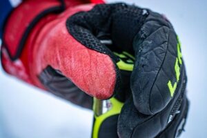Stay Warm and Connected: Women’s Waterproof Thermal Touchscreen Gloves for Skiing & Cycling