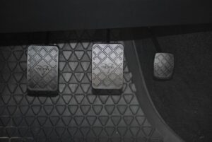 Crankbrothers Stamp EVO Flat Pedals Grip with Huge, Long Rectangular Platform: Review