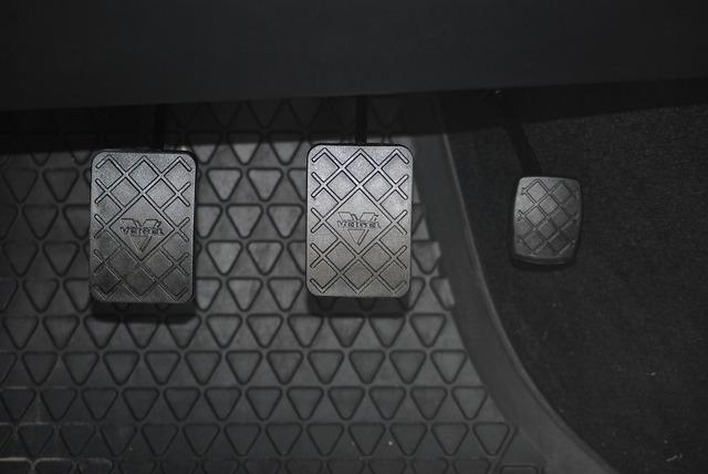 Take Full Command with the Crankbrothers Stamp EVO Flat Pedals and Their Massive Rectangular Platform Take Full Command with the Crankbrothers Stamp EVO Flat Pedals and Their Massive Rectangular Platform