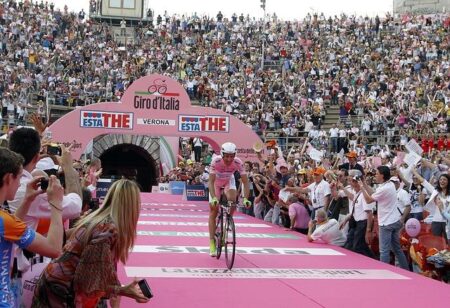 Giro della Toscana: Giulio Pellizzari takes the win with a final kilometre solo attack